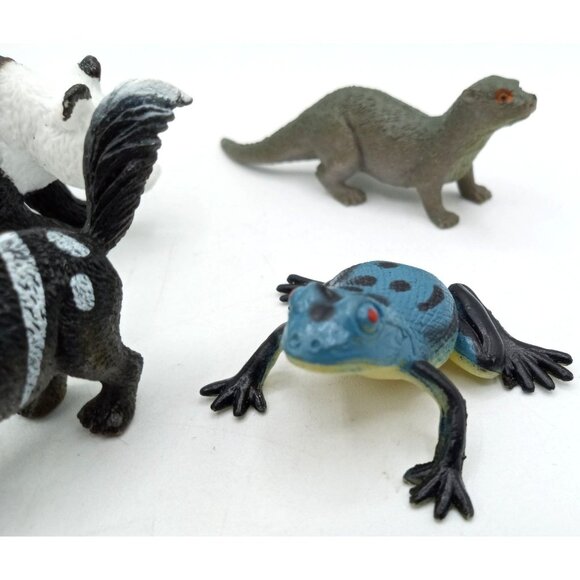 Animal Figures Set Panda Platypus Frog Ring Tailed Lemur Otter Skunk Toys - Picture 6 of 11